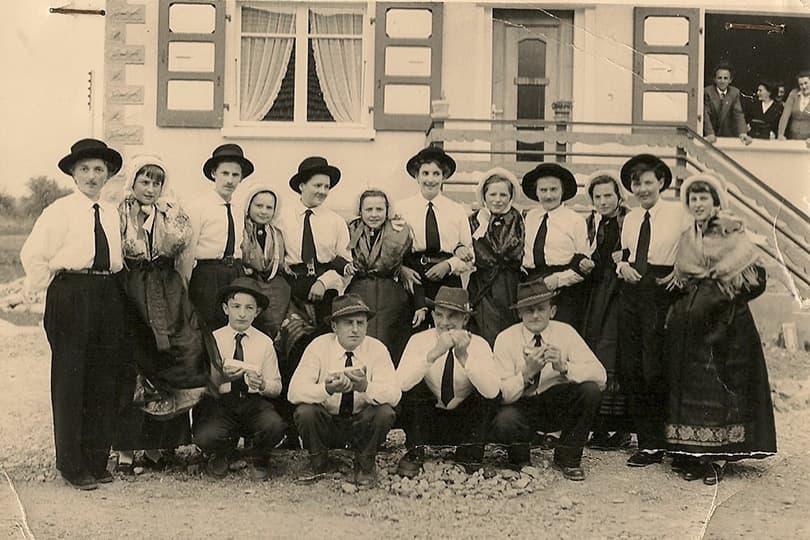 Photo historique du Groupe Folklorique Prazon